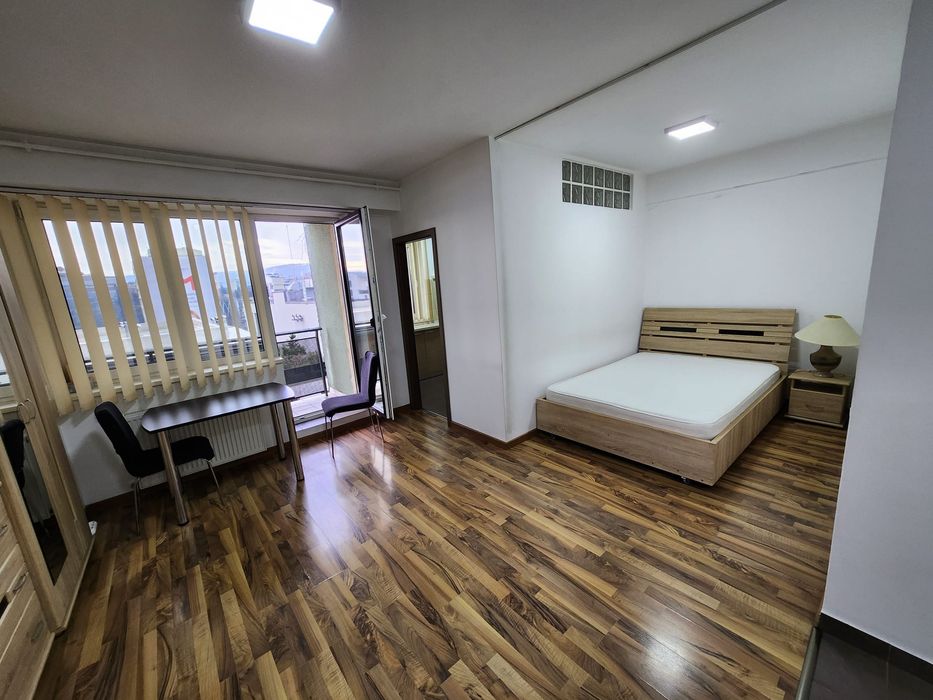 Vând apartament cu o cameră,  în zonă foarte bună!