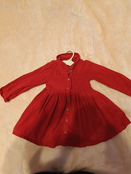 Яркочервена велурена рокля