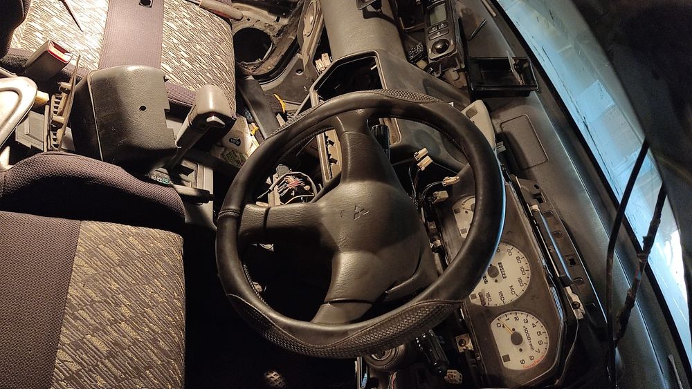 Продам Mitsubishi RVR