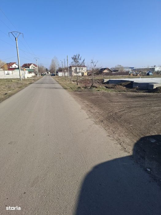 VVand loturi teren n soprafata de 500 mp teren  pret 15000 euro