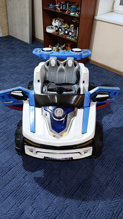 Детская машинка на аккумуляторе