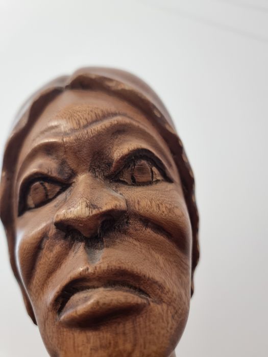 Sculptura in lemn / bust african