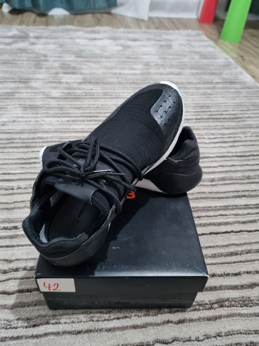 Vând Adidas Y3 QR RUN