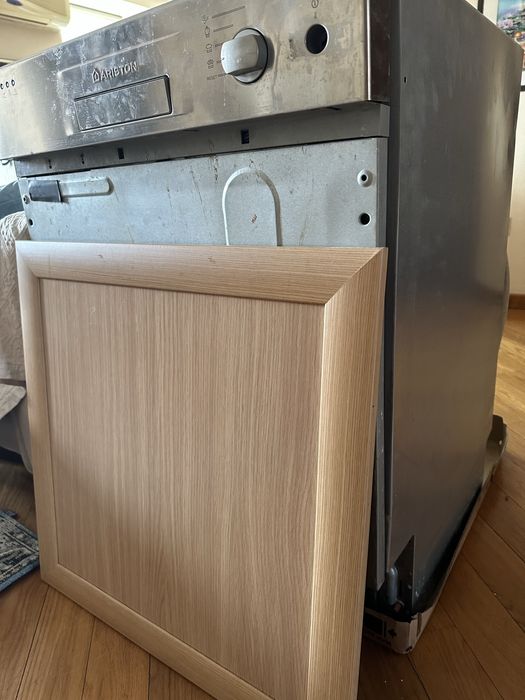 Б/у посудомойка Ariston