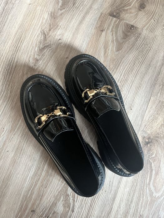 Дамски лачени мокасини с платформа