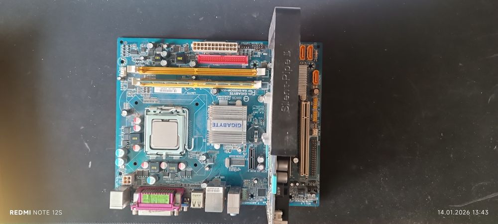 Продам две материнских платы