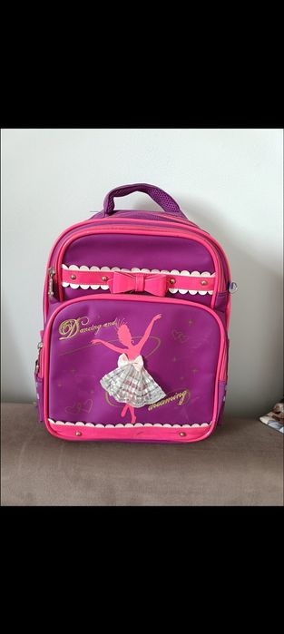 Школьный рюкзак целый