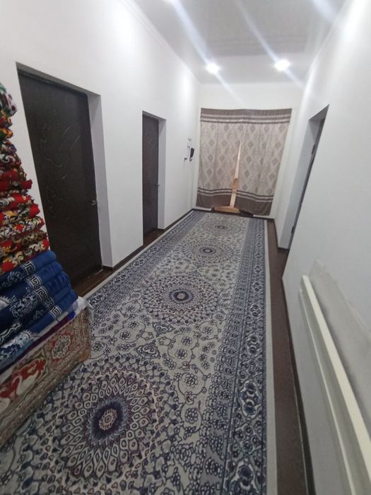 Uy satiladi baxasi 500mln som kelsimli