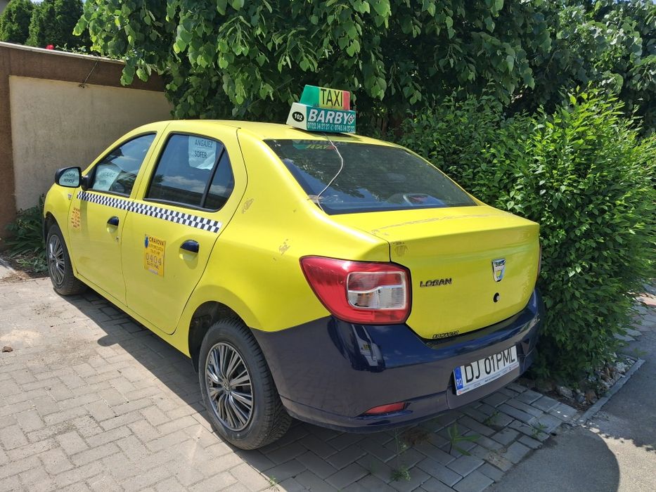 Vând logan pe taxi