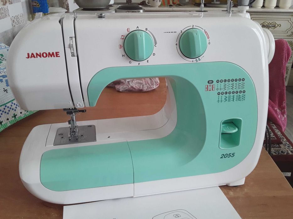 Швейная машина Janome