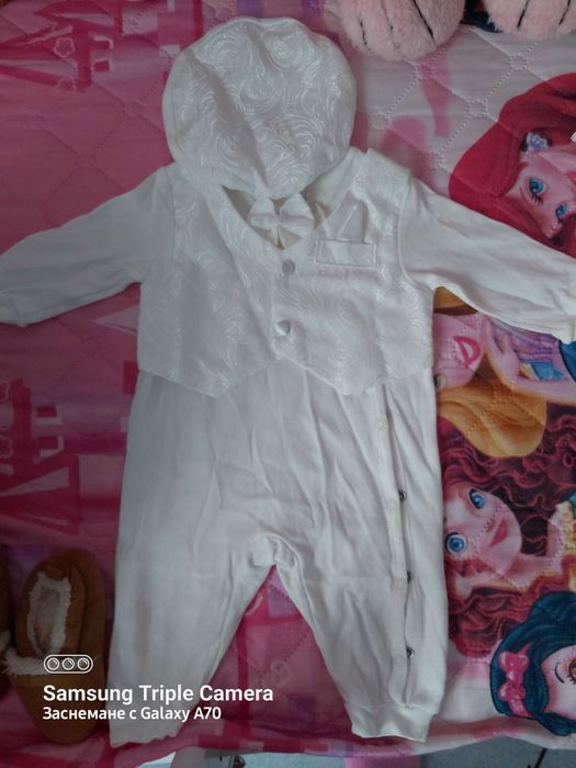 Дрехи за новородено момченце