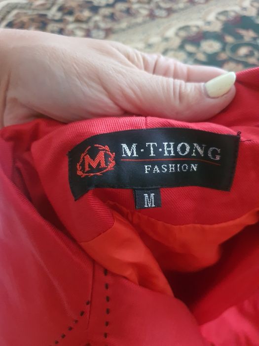 Плащ. Размер М(46) 35 мын сум сатыламан.