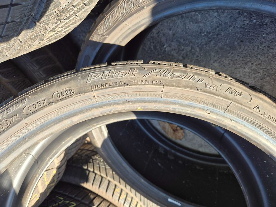 2 Anvelope de IARNA - 235/35/20 92V XL - Michelin Pilot PA4 - CA NOI - DOT 2022 !
