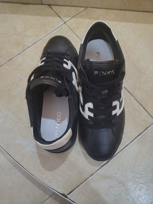 Оригинални сникърси Pinko