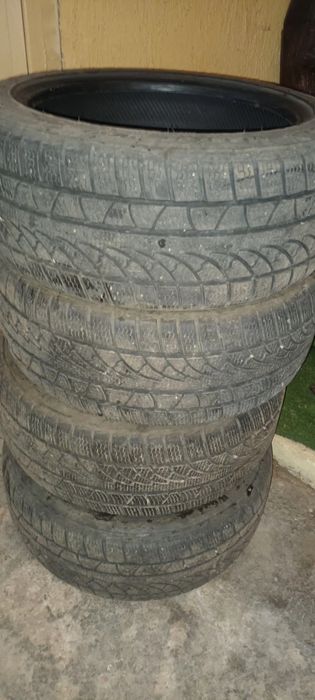 Продавам зимни гуми Petlas 4.бр 235/45/17.