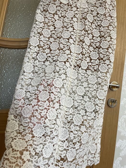 Продаю платье (белое).