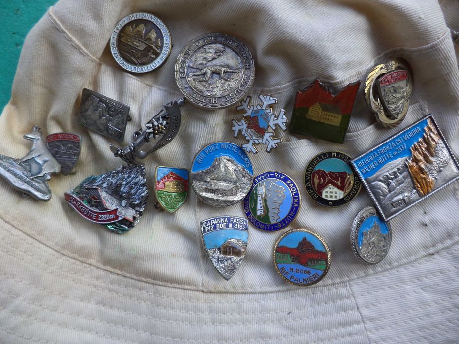 Semne de arma cuci militari boneta medalii insigne nasturi vechi RSR