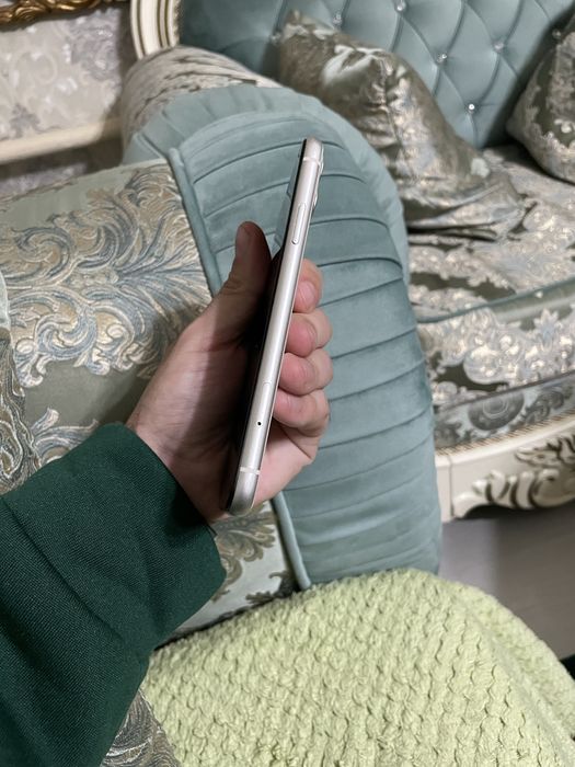 Продам телефон Айфон 11 128