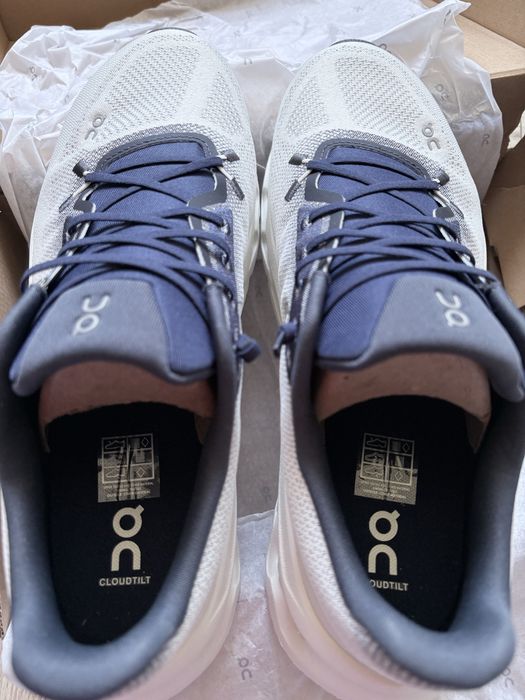 On кроссовки Cloudtilt