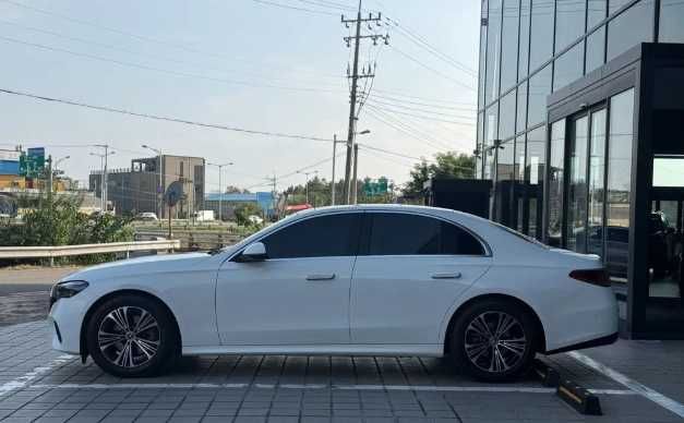 Mercedes-Benz E200