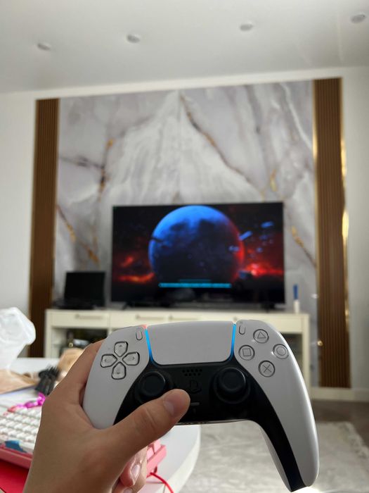 PS5 с дисководом + 2 геймпада + диск Bloodborne