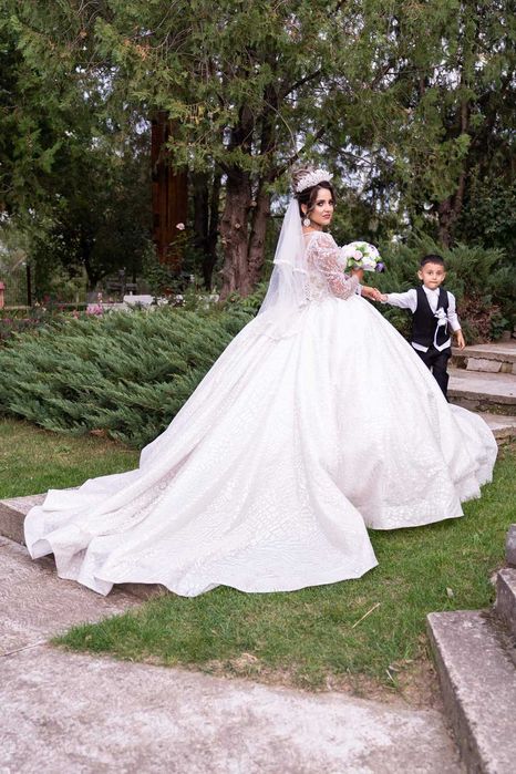 Rochie de mireasa tip printesa