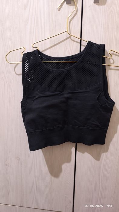 Спортивный костюм, топик и велосипедка