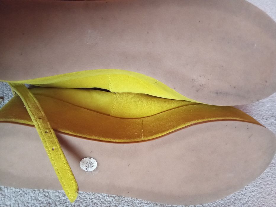 Велурени обувки дамски