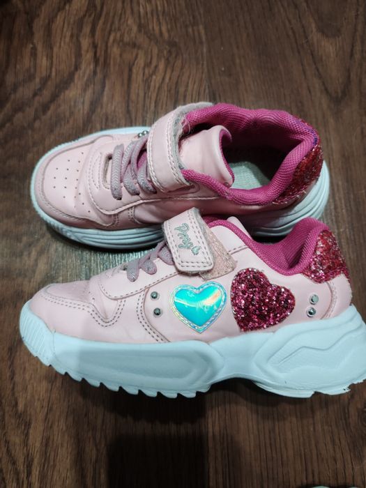 Два чифта маратонки на primigi