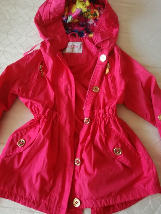 Geaca 3-5 ani ,impermeabila