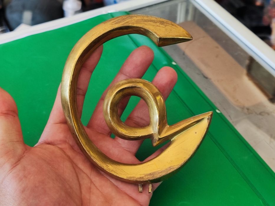 Бронзова пластика Иво Арнаудов