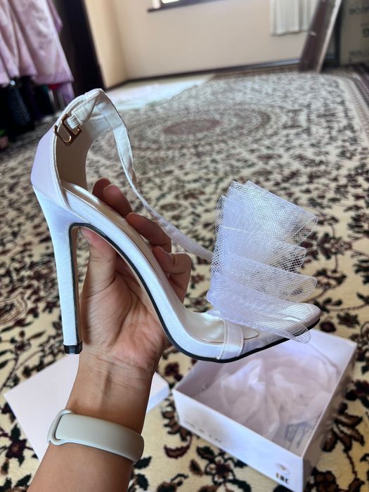 женская обувь разная