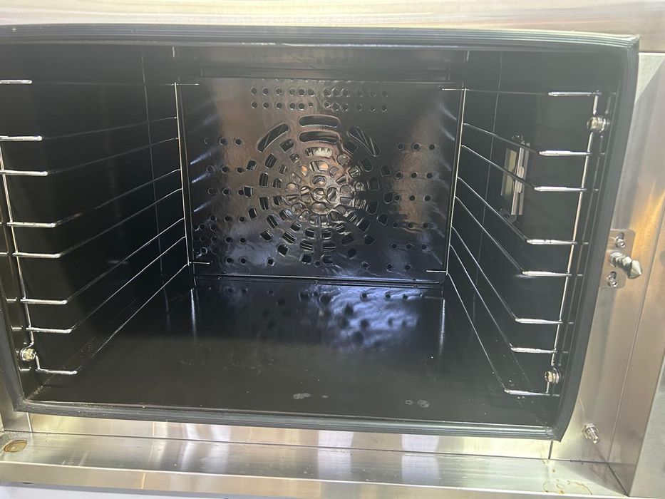 Пароконвекционая печь