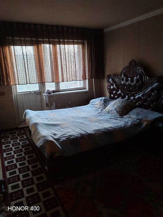 Карши шахридан 3-этаж, 3 хоналик