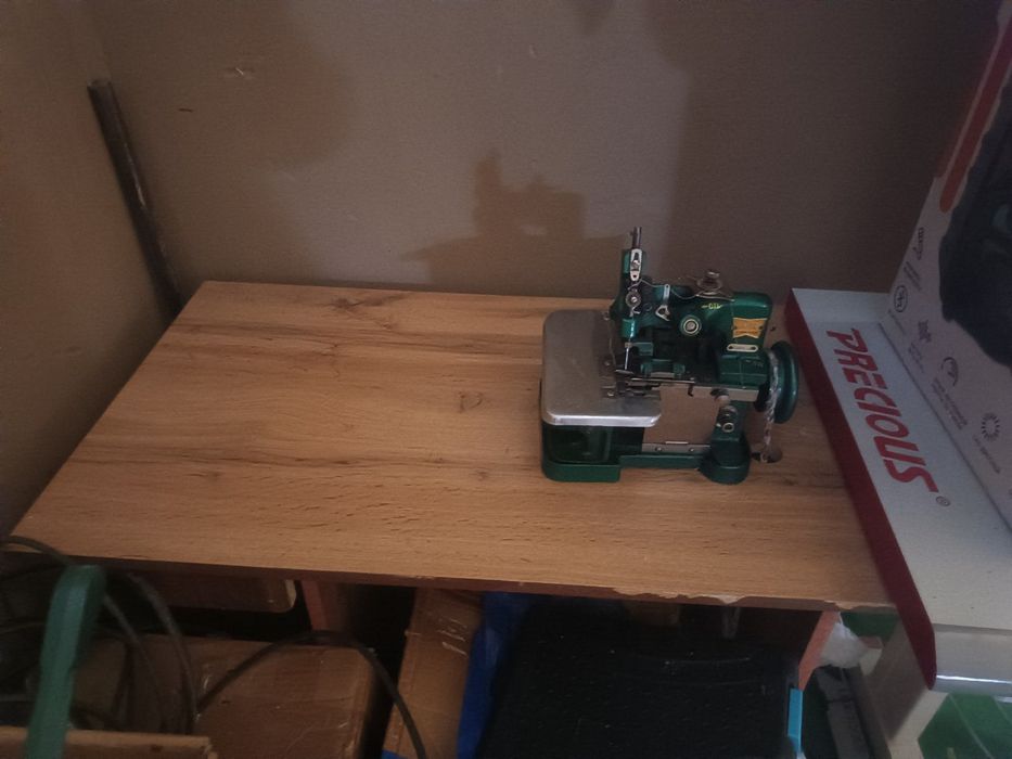 Tikuv mashinasi sotiladi qiziq boʻlsa aloqaga chiqing