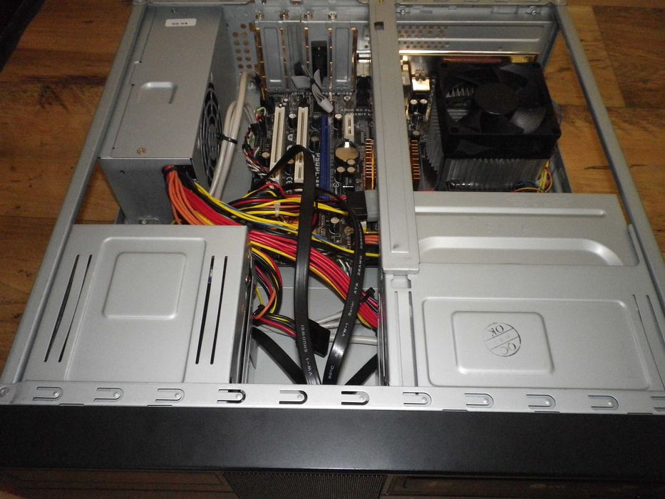 Двуядрен компютър Asus P5QPL-AM