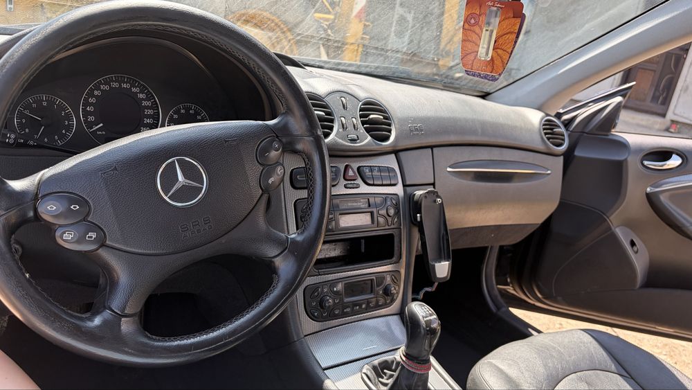 Vand/schimb Mercedes kompressor CLK 200 anvargart,2003,1.8 benzina.Pentru mai multe detalii astept mesajul dumneavoastra in privat.