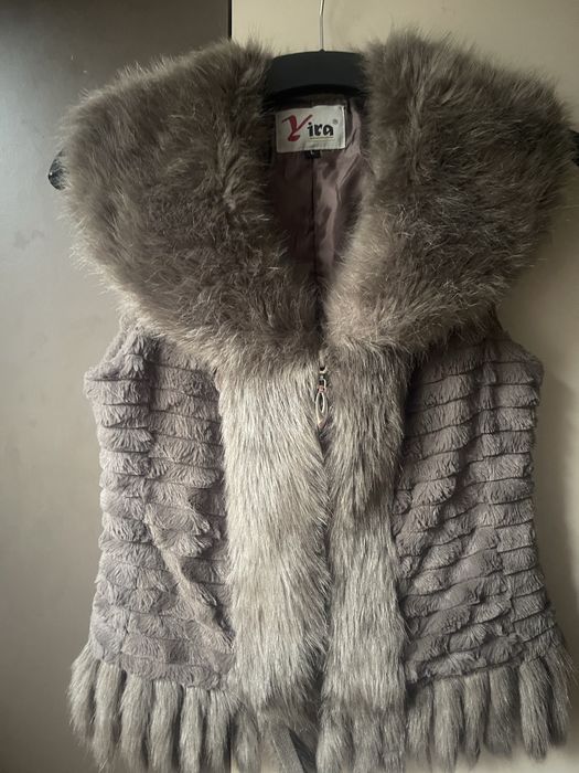 Vesta din blana cu fermoar marime M-L