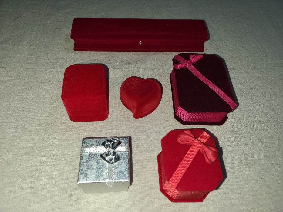 Uzuk taqinchoq braslet tros uchun idishlar sotiladi, konteyner, uzuk