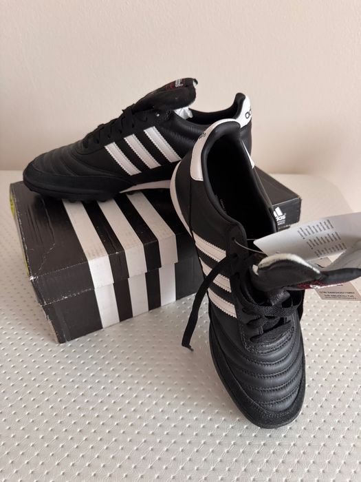 Сороконожки Adidas Mundial Team новые, размер 39