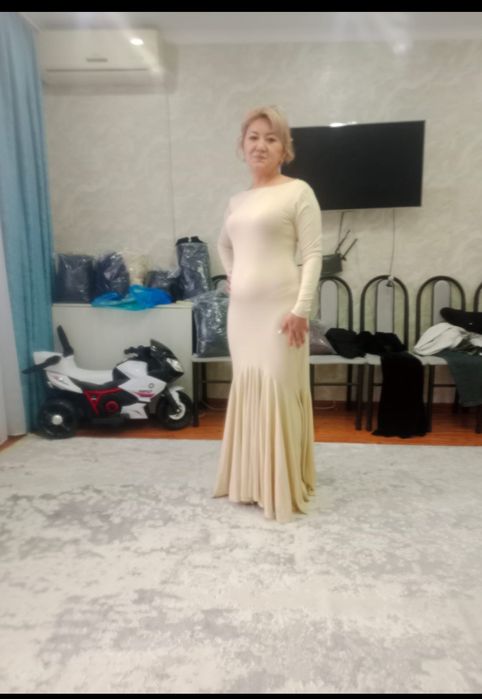 Продам платья новые