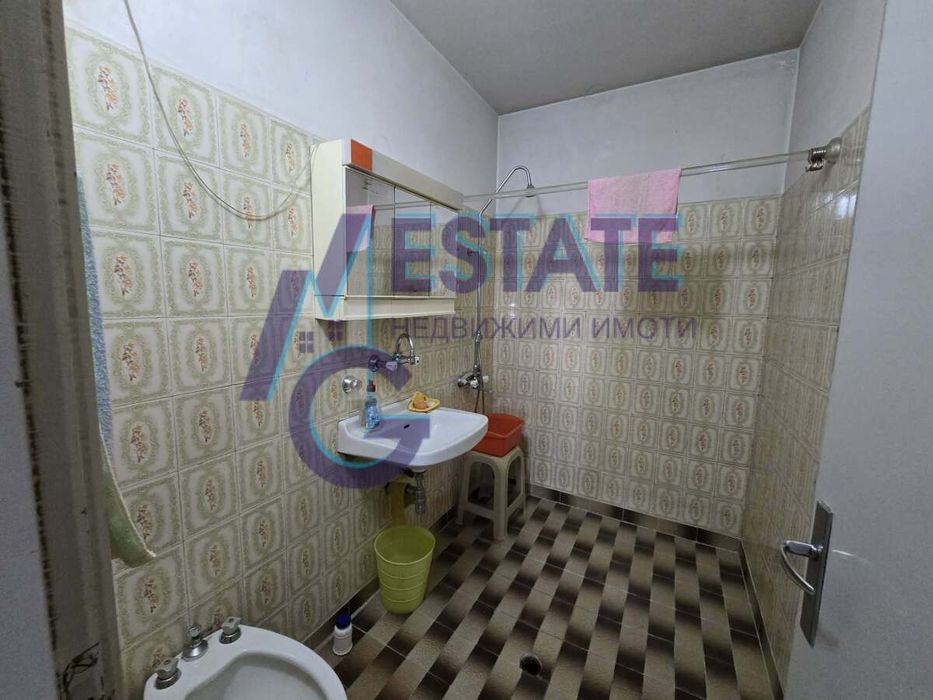 Тристаен апартамент в гр. София, жк. Красна поляна 3