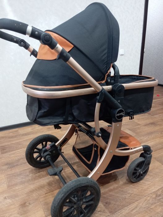 Продам коляску  777