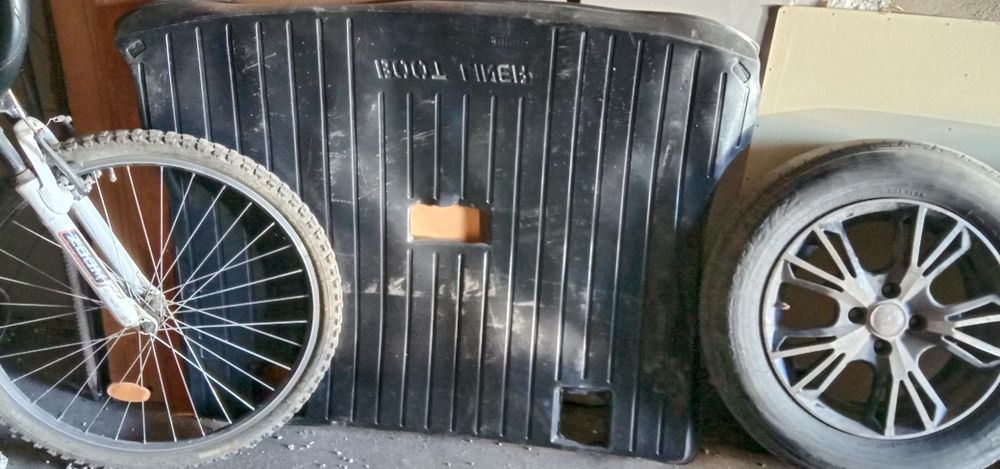 Продам полики на ларгус