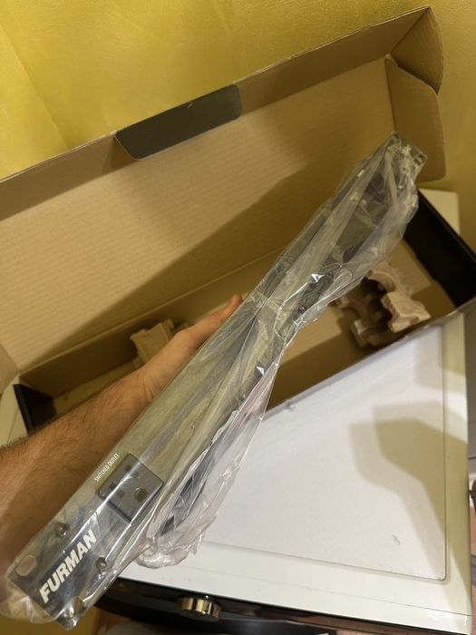 Furman M-8x2 Power conditioner Американска версия