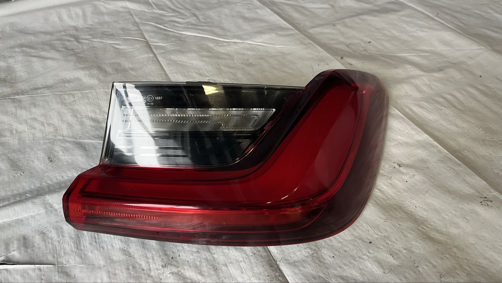 2 броя ляв и 1 брой десен стоп BMW 3 G21 2020-