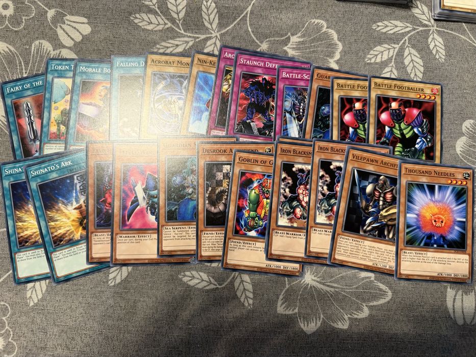 yu gi oh кутия + 250 common cards