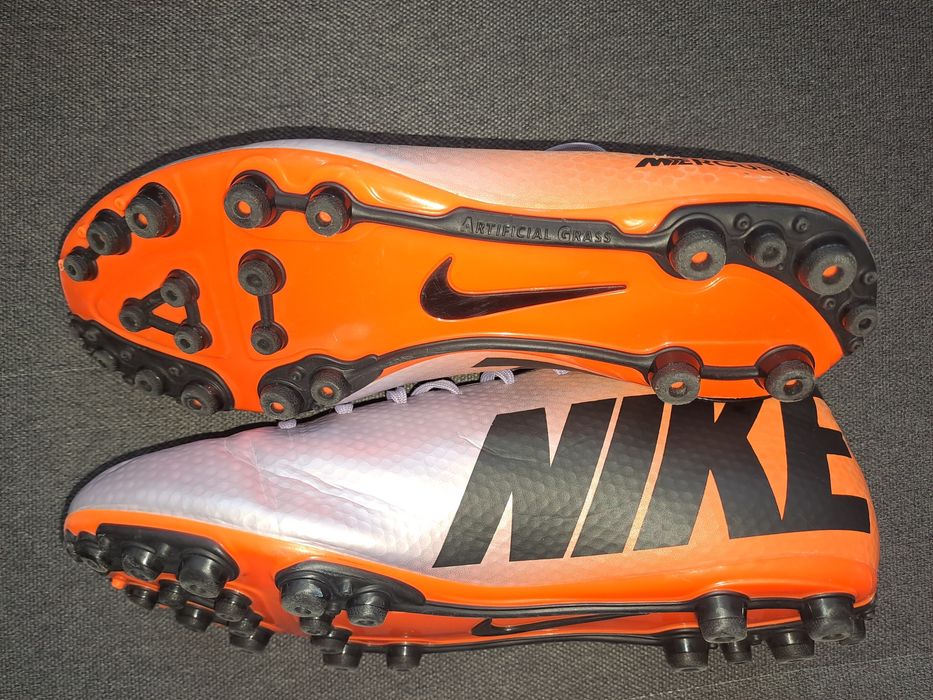 Бутонки/ футболни обувки NIKE 37.5