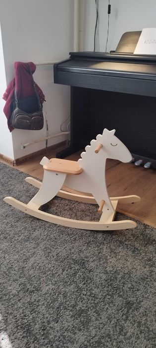 Дървено люлеещо се конче