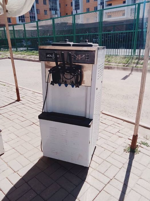 Мороженое аппарат и стабилизатор